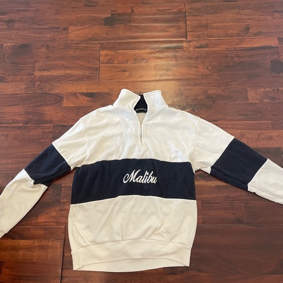 brandy melville sweatshirt - Picture 4 of 4